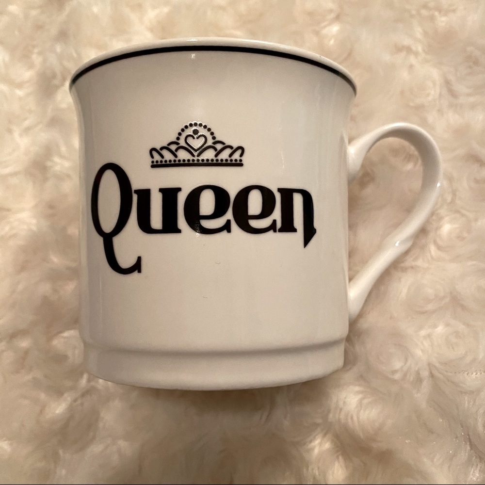 👸🏻 QUEEN tea cup 🖤